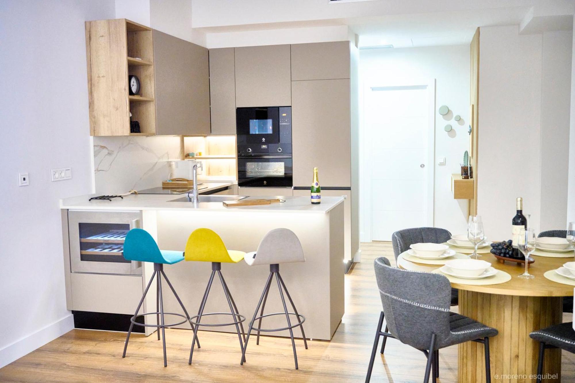 Apartamento Nuevo Lujoso Centro Wifi ,parking Gratis *